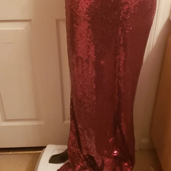 B.DARLIN Women's Red Sequin Sleeveless Gown Dress. - Picture 5 of 7